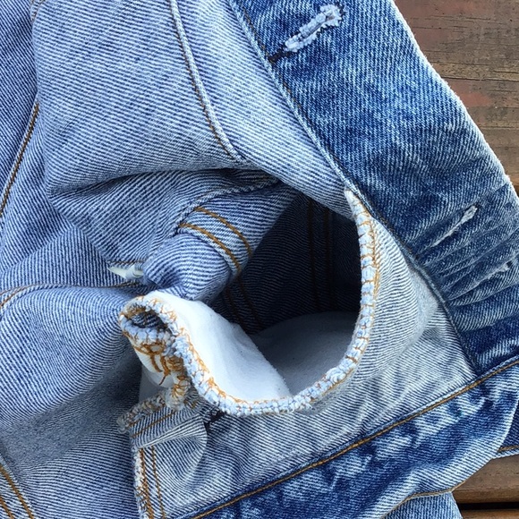 Levi’s Jean Jacket - Picture 7 of 11